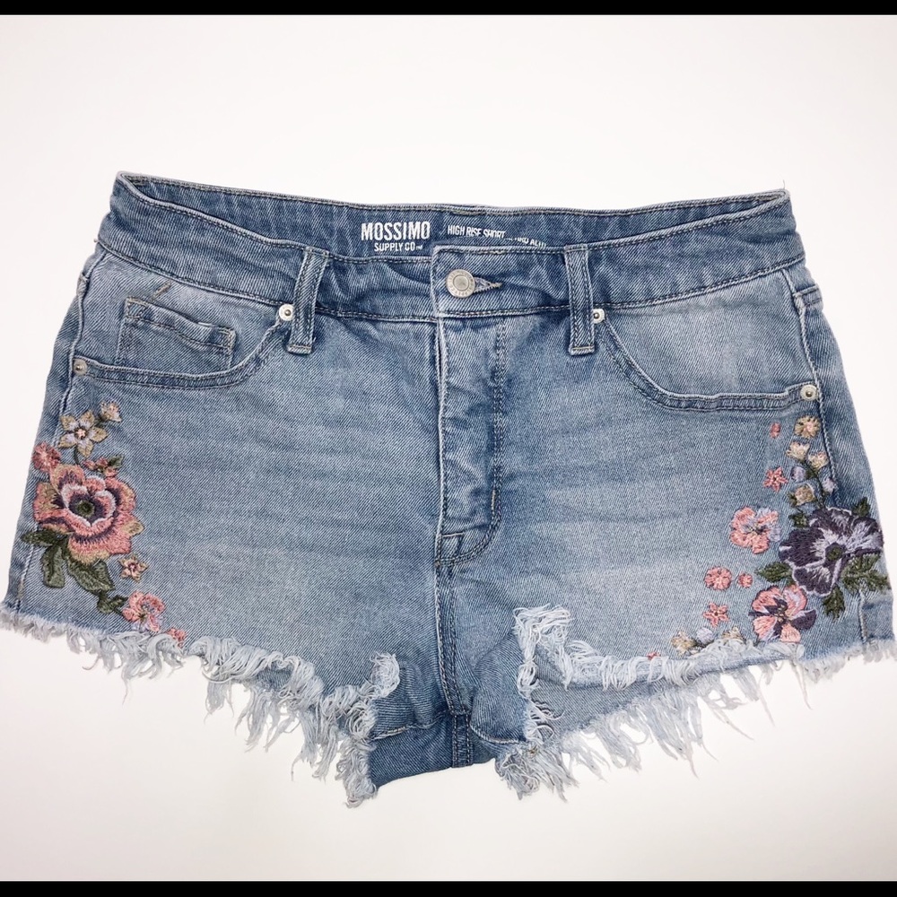 High Waisted Flower Embroidered Shorts